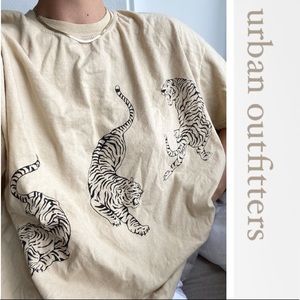 UO Tiger Oversized Tee